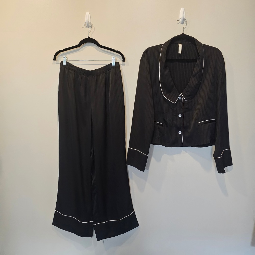 Nap Loungewear Women's Pajama Set Black Striped Satin Like 2pc Long Sleeve Large